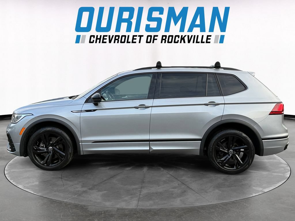 Used 2023 Volkswagen Tiguan SE R-Line FWD image 3
