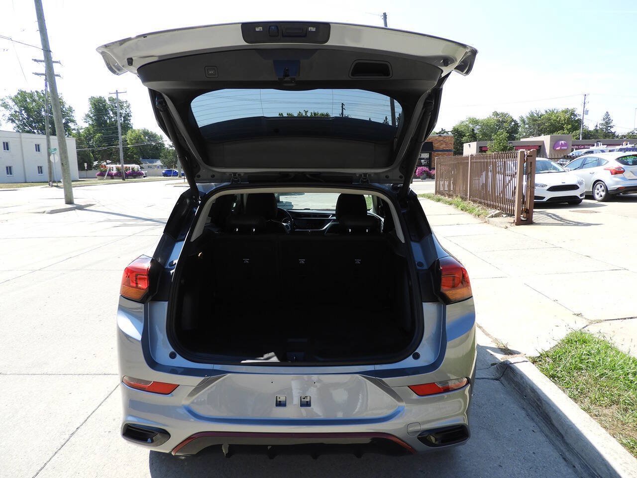 Used 2023 Buick Encore GX Select w/ Sport Touring Package AWD/4WD image 24