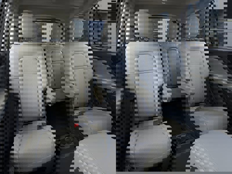 New 2026 Lincoln Aviator AWD w/ Jet Appearance Package image 33