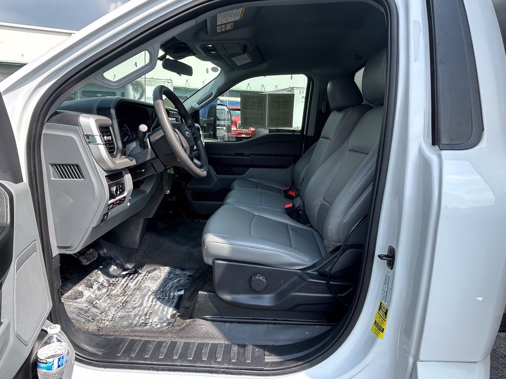 Used 2024 Ford F550 4x4 Regular Cab Super Duty image 20