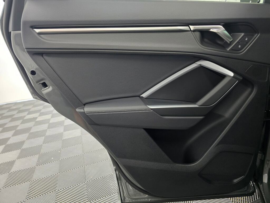 New 2025 Audi Q3 2.0T Premium image 19