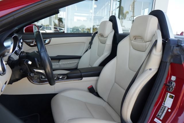 Used 2020 Mercedes-Benz SLC 300 image 31