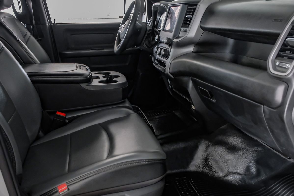 Used 2024 RAM 3500 Tradesman w/ Chrome Appearance Group image 13