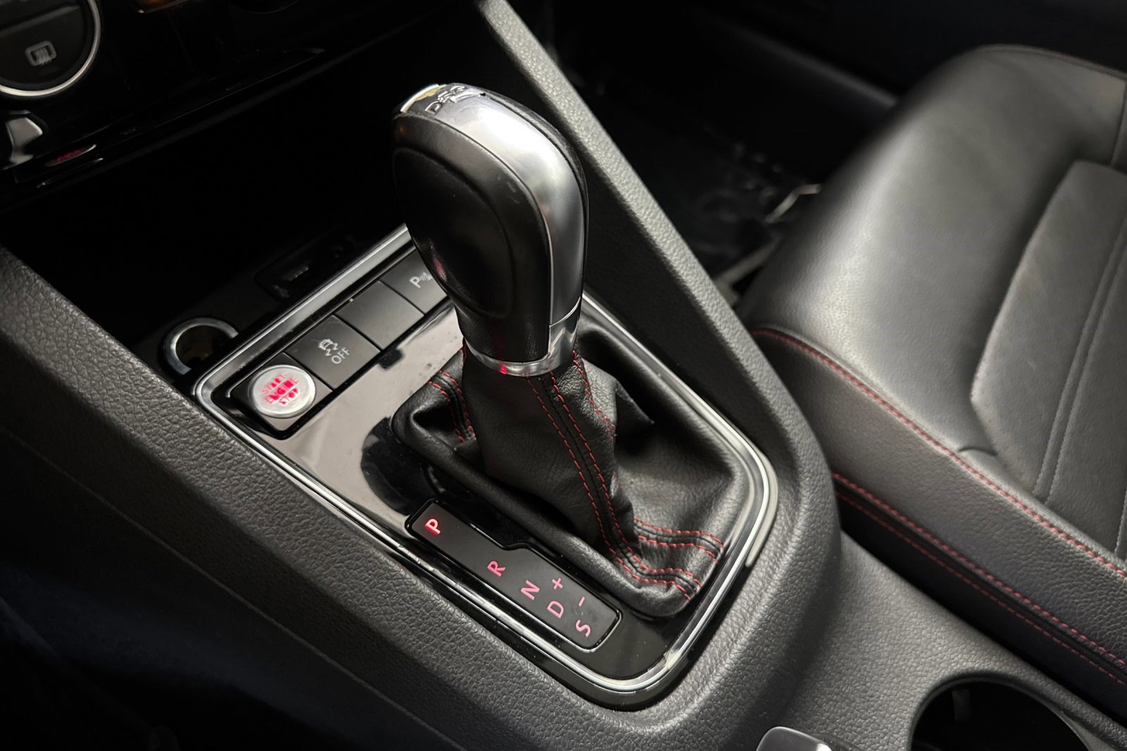 Used 2016 Volkswagen Jetta GLI SE FWD image 19