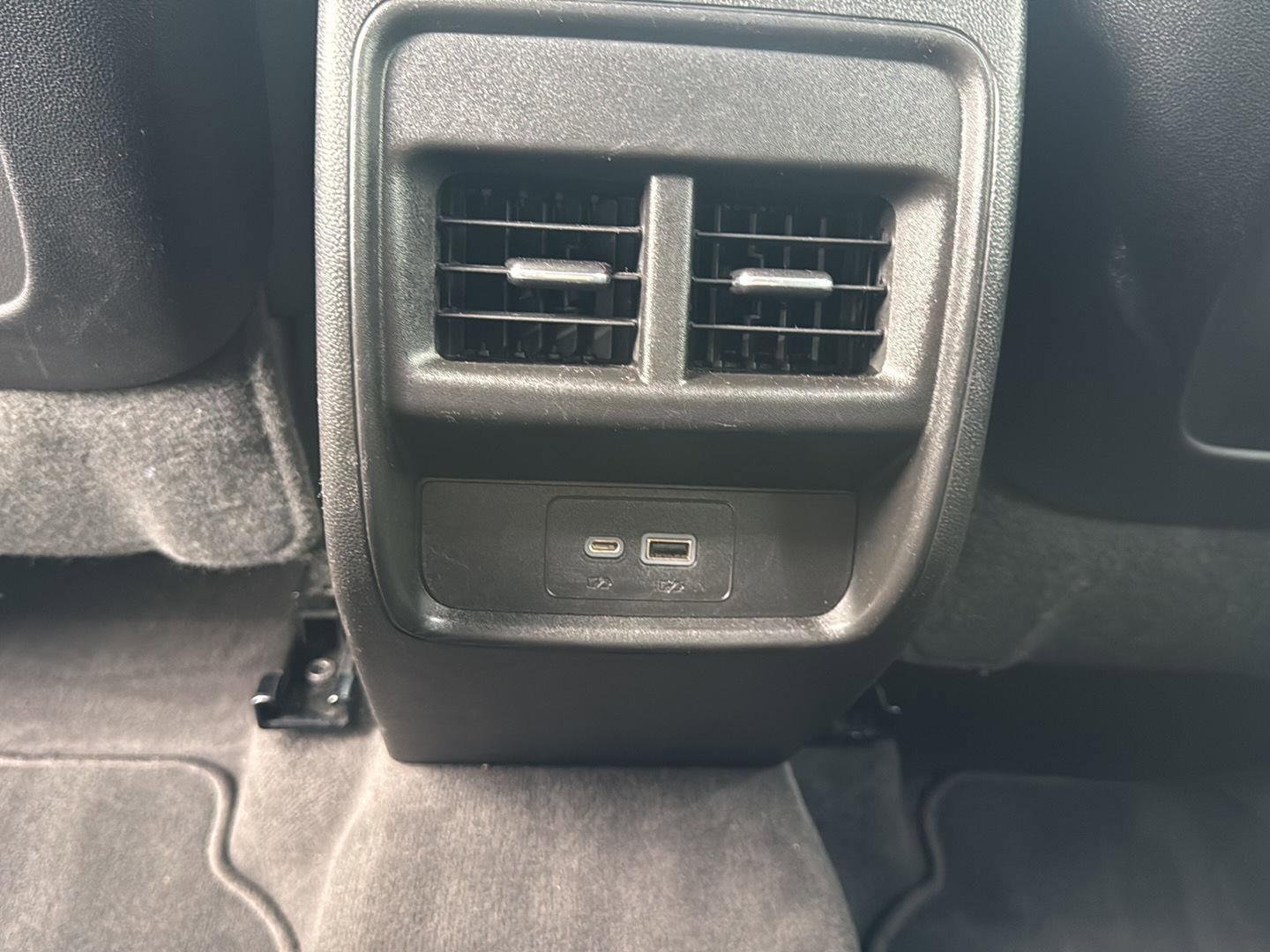 Used 2024 Cadillac XT4 Premium Luxury image 24