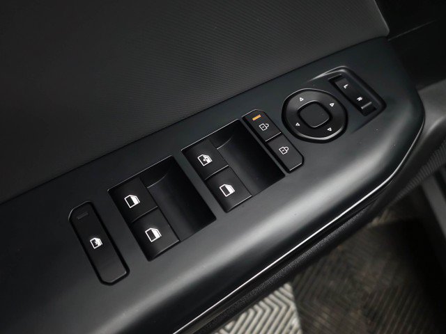 Used 2025 Kia K4 FWD image 28