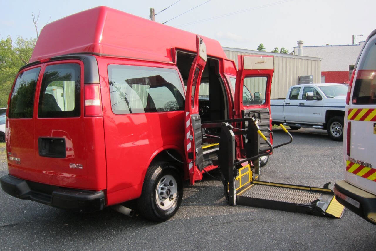 Used 2011 GMC Savana 2500 image 3