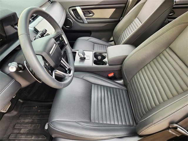 Used 2024 Land Rover Discovery Sport Dynamic SE image 13