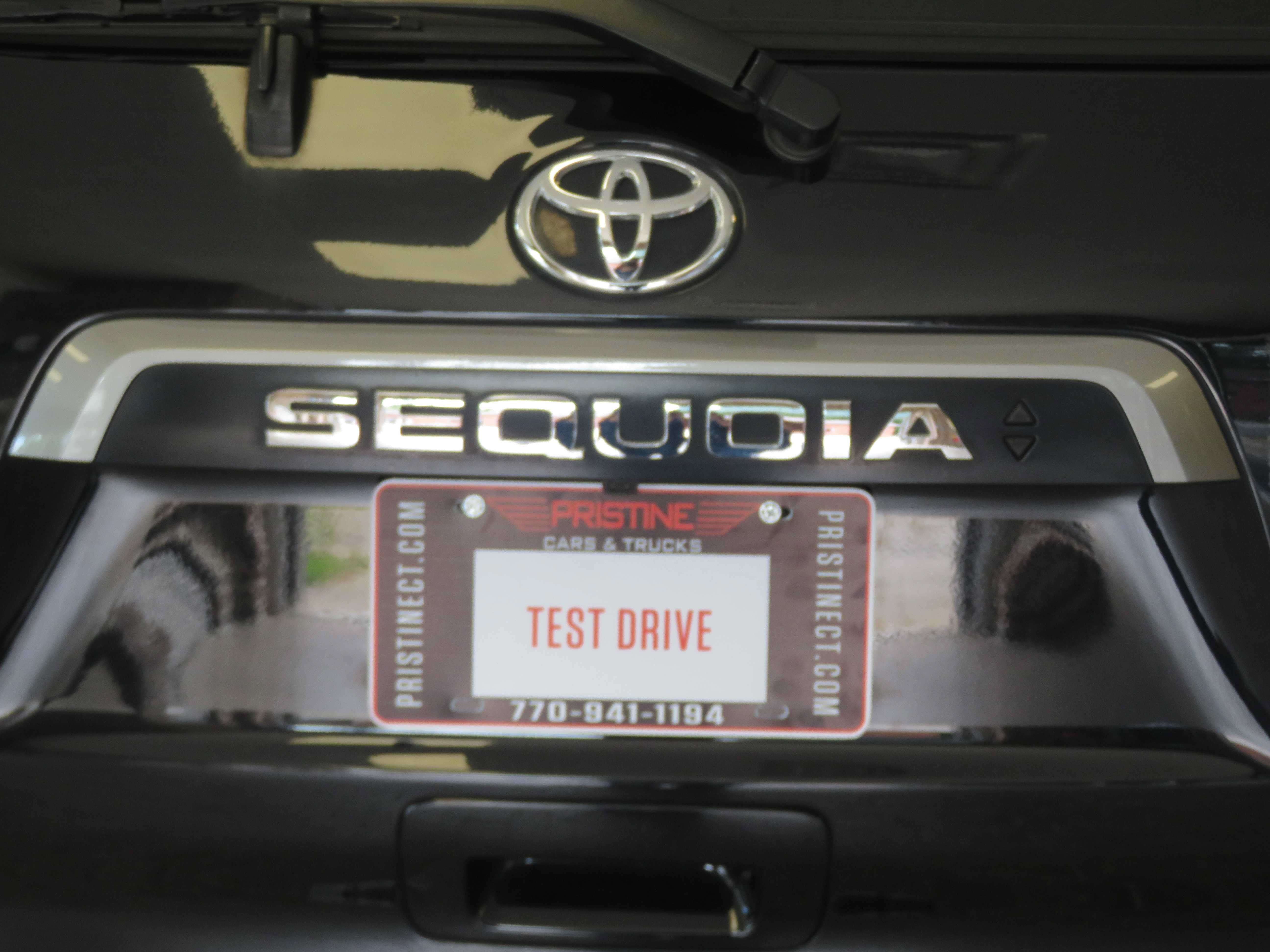 Used 2020 Toyota Sequoia Limited w/ Safety & Convenience Package AWD/4WD image 83