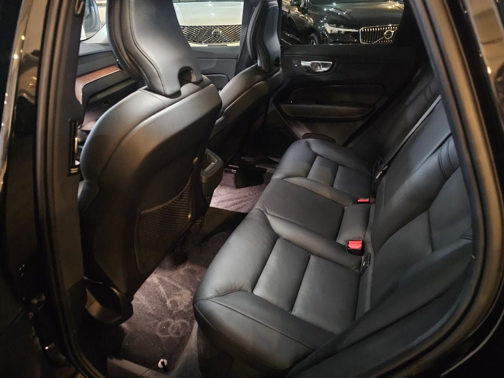 Certified 2023 Volvo XC60 B5 Plus w/ Climate Package AWD/4WD image 12