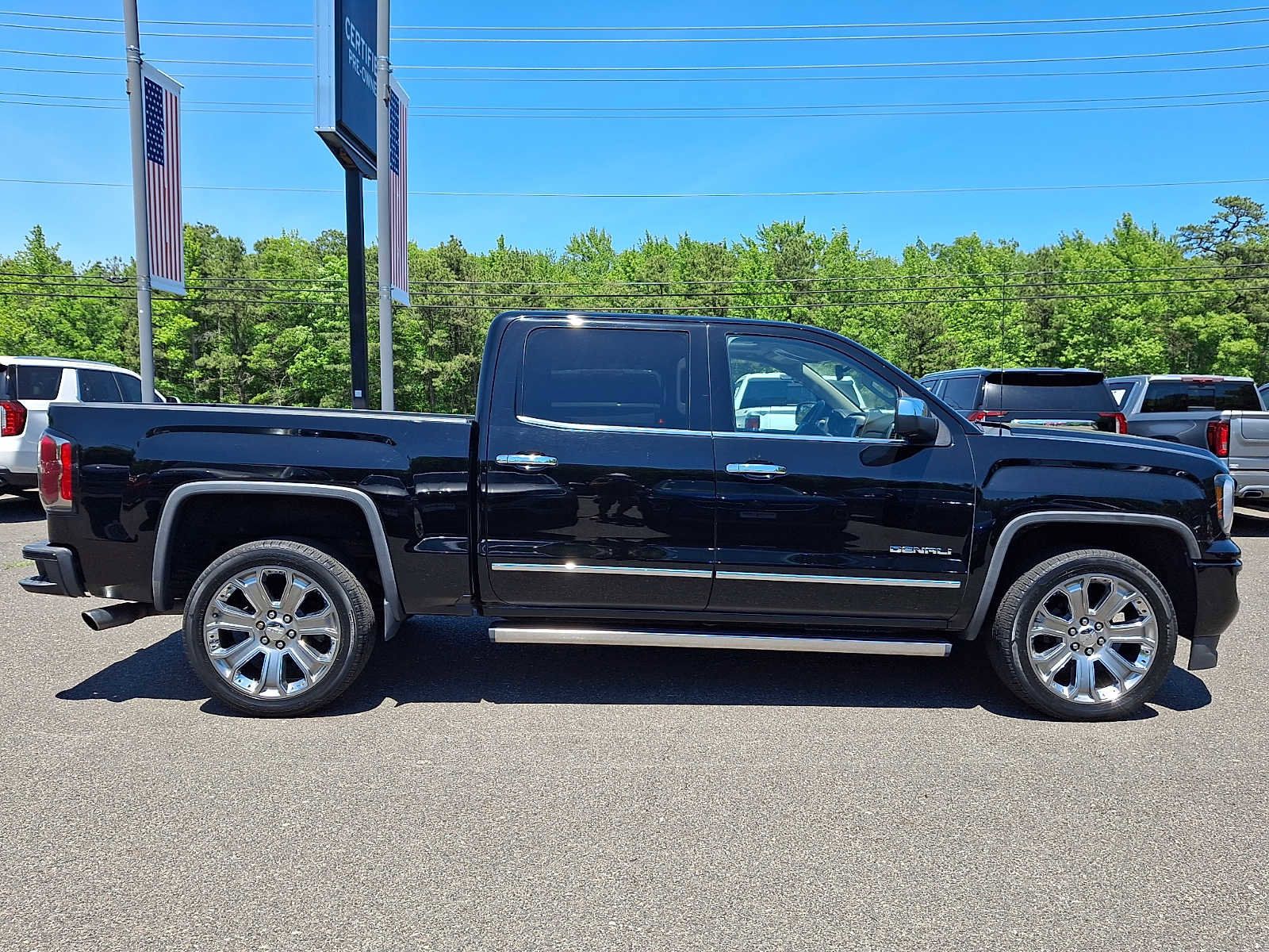 Used 2017 GMC Sierra 1500 Denali w/ Denali Ultimate Package AWD/4WD image 7