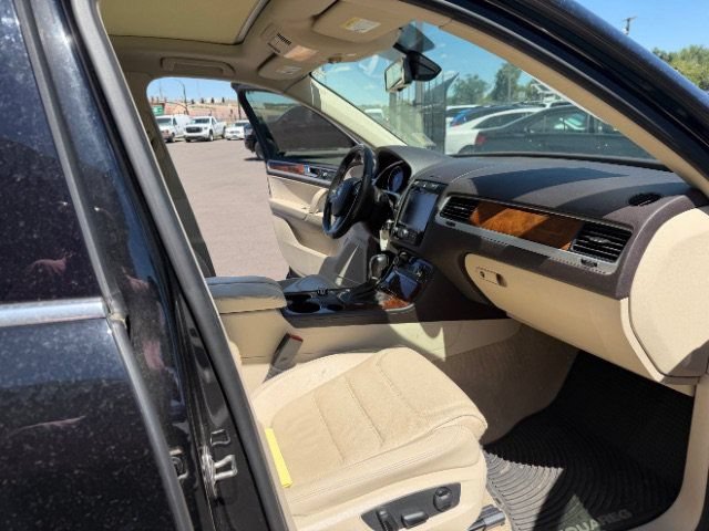 Used 2014 Volkswagen Touareg VR6 AWD/4WD image 33