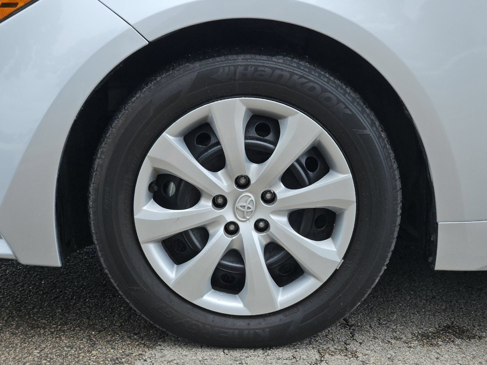 Certified 2026 Toyota Corolla LE FWD image 21