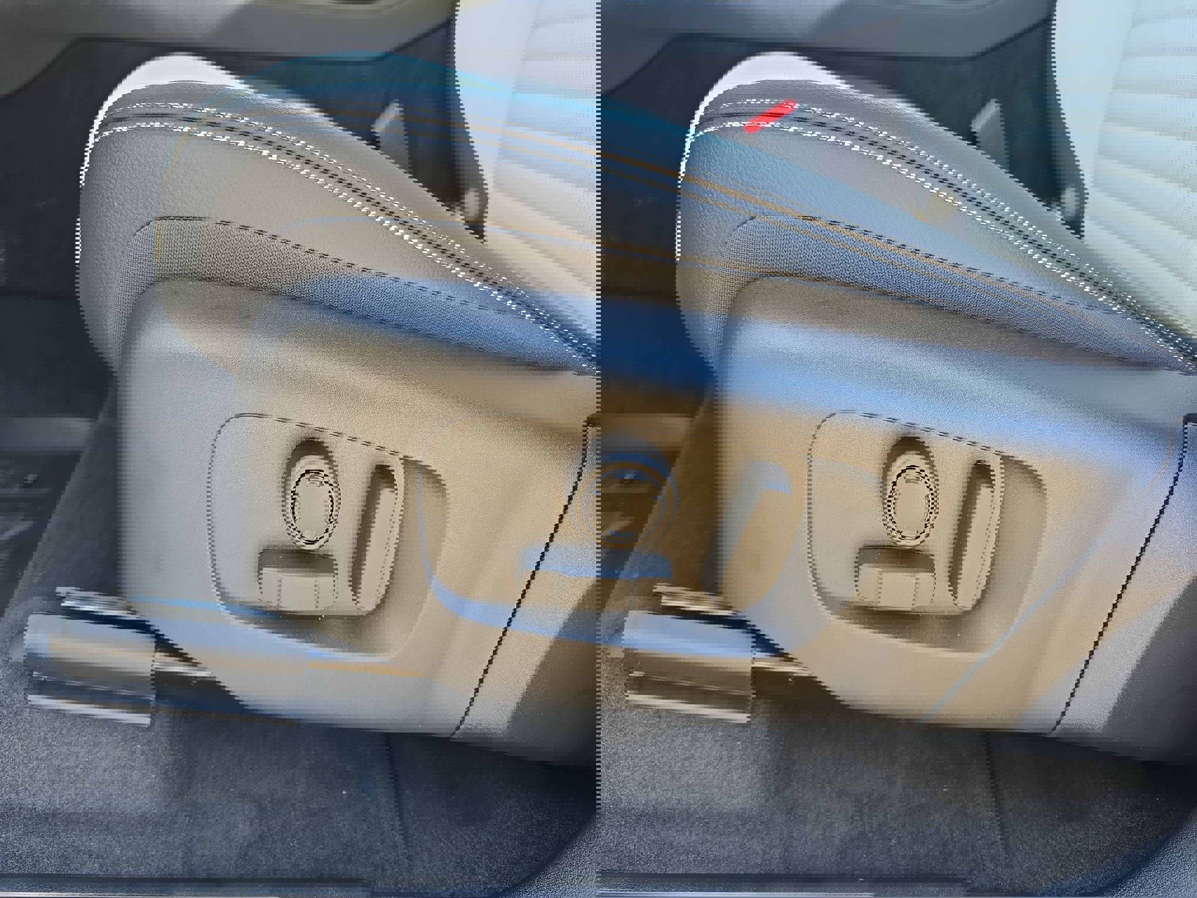 New 2025 Land Rover Discovery Sport Dynamic SE image 29