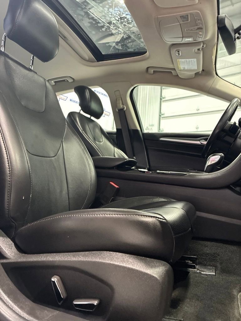 Used 2014 Ford Fusion Titanium FWD image 31
