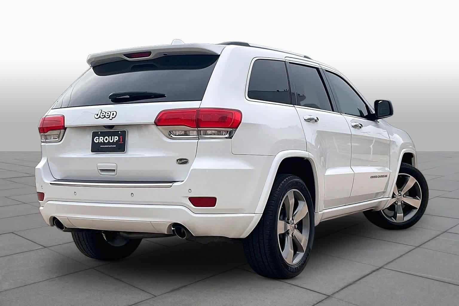 Used 2015 Jeep Grand Cherokee Overland RWD image 13
