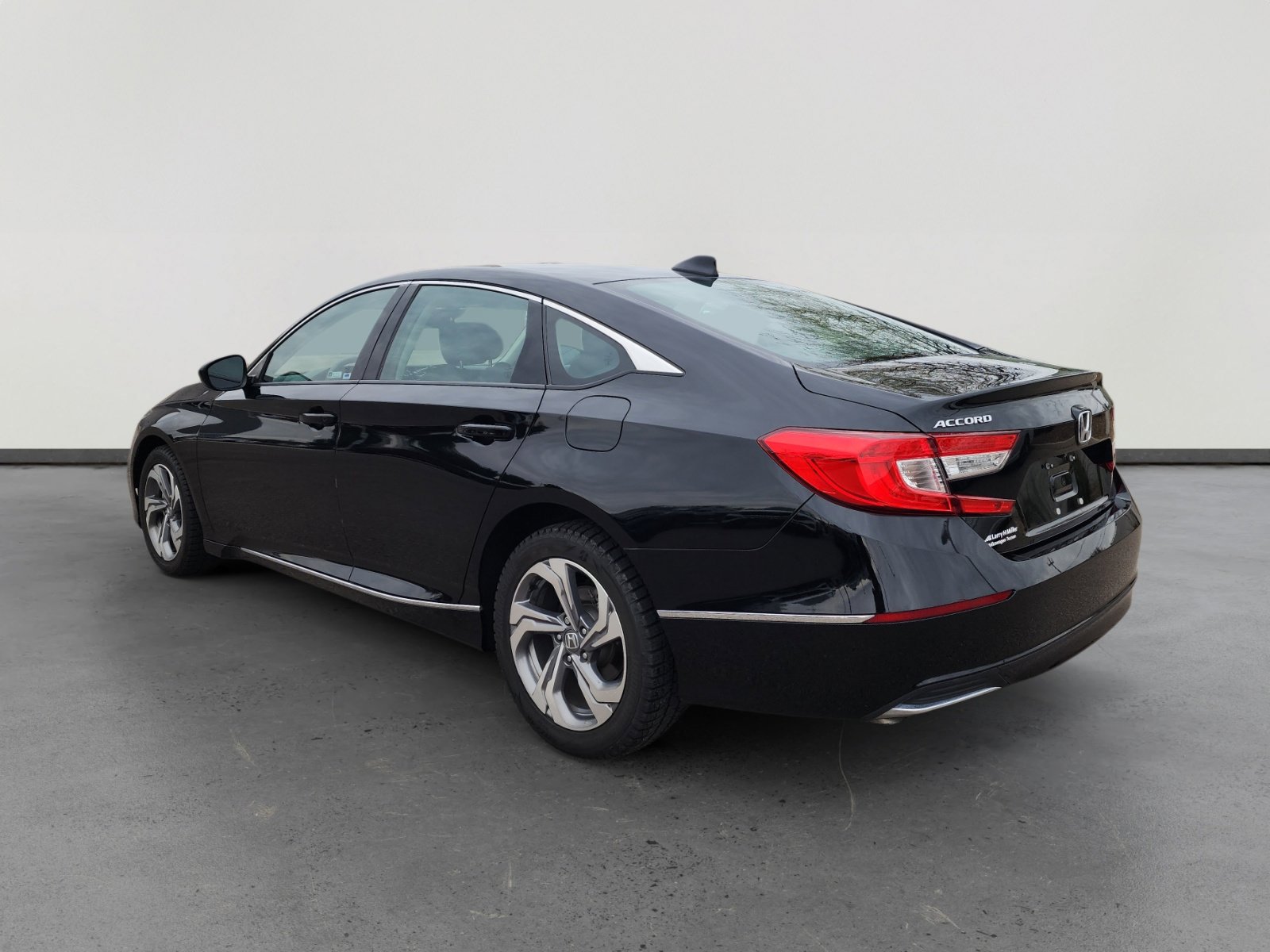 Used 2019 Honda Accord EX image 3
