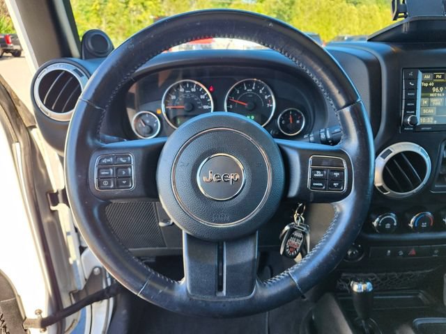 Used 2014 Jeep Wrangler Unlimited Sahara w/ Connectivity Group AWD/4WD image 24