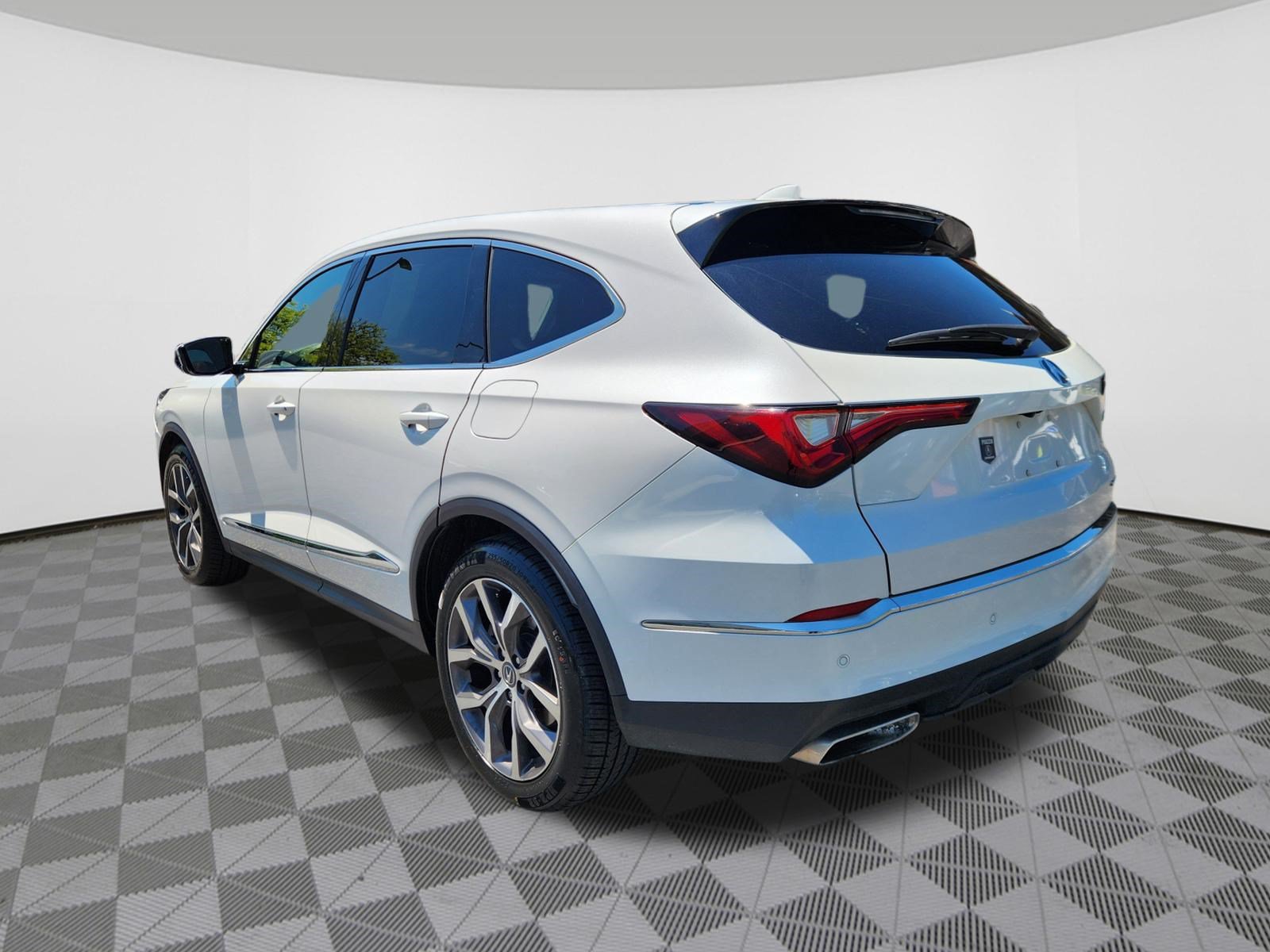 Certified 2023 Acura MDX SH-AWD w/ Technology Package image 3