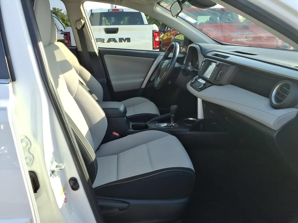 Used 2018 Toyota RAV4 XLE w/ Convenience Package AWD/4WD image 17