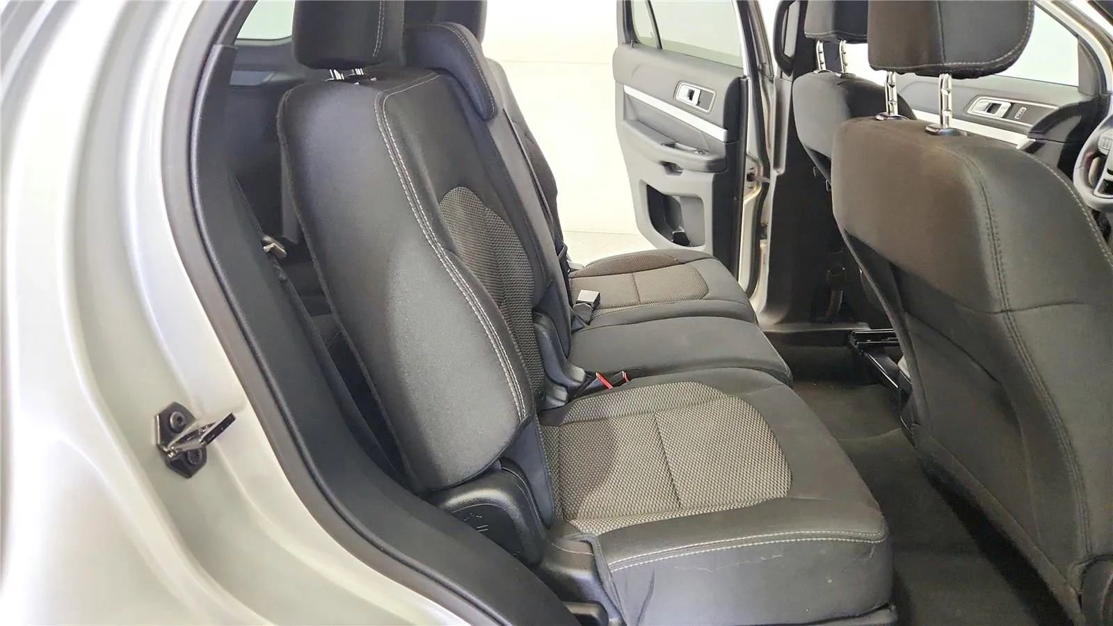 Used 2017 Ford Explorer XLT w/ Class II Trailer Tow Package image 38