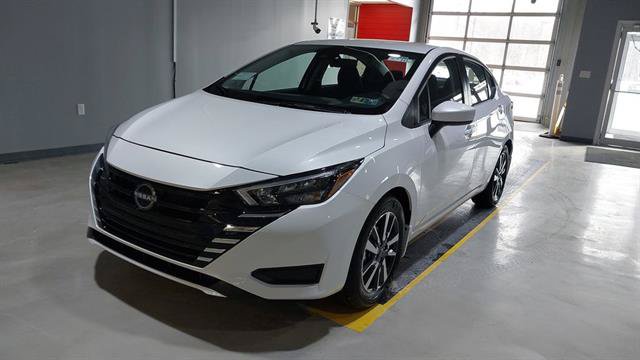 Used 2025 Nissan Versa SV w/ Trunk Package FWD image 18