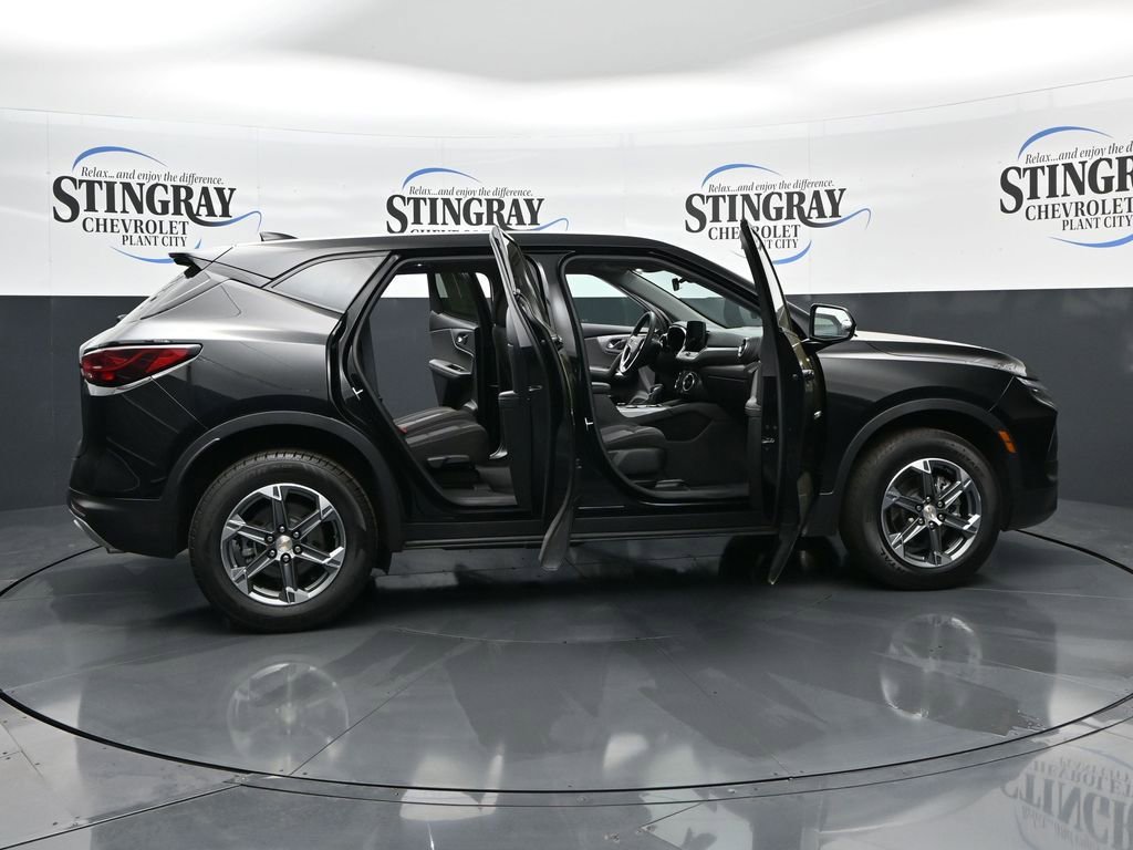 Used 2025 Chevrolet Blazer LT image 27