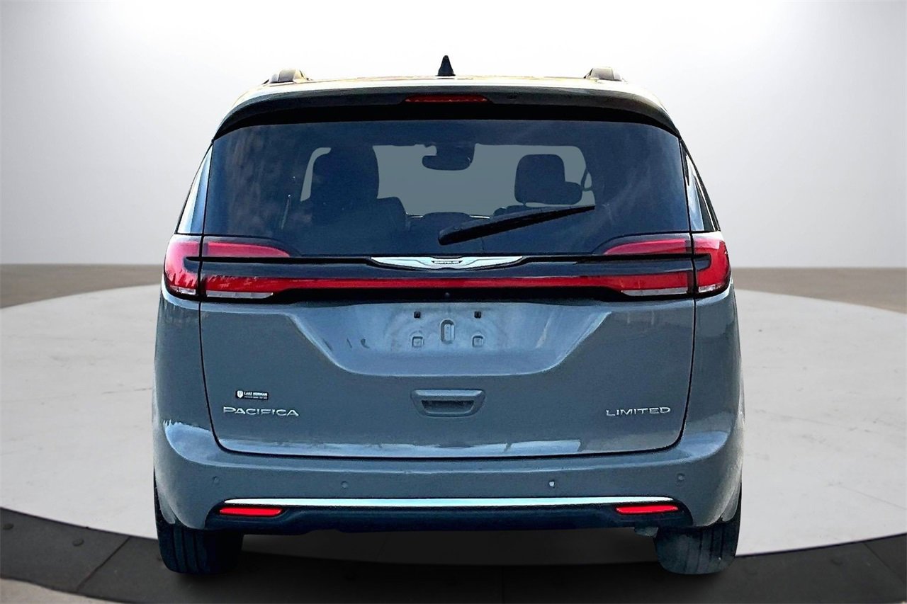 Certified 2023 Chrysler Pacifica Limited image 8