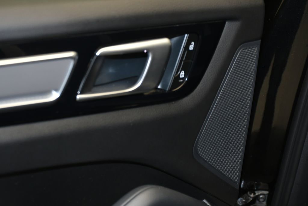 Certified 2023 Porsche Cayenne Platinum Edition AWD/4WD image 19