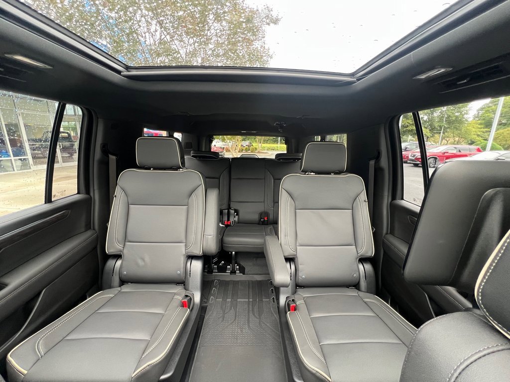 New 2025 Chevrolet Suburban Premier image 18