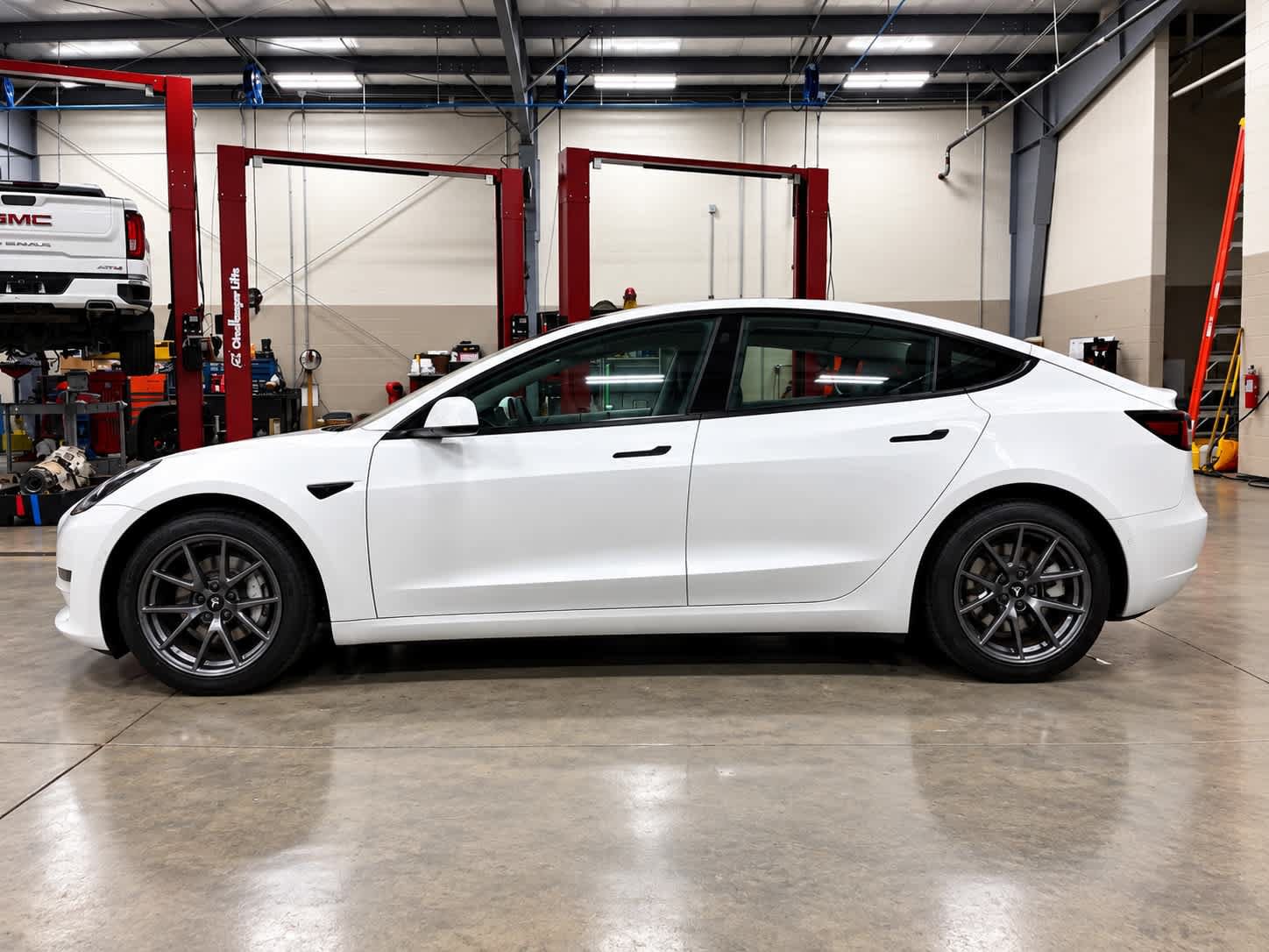 Used 2021 Tesla Model 3 Standard Range Plus RWD image 4