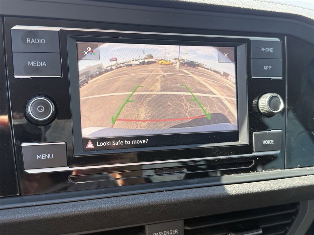 Used 2022 Volkswagen Jetta SE image 18