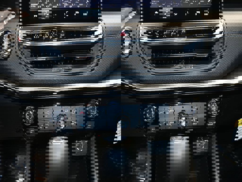 New 2026 Jeep Compass Latitude image 18