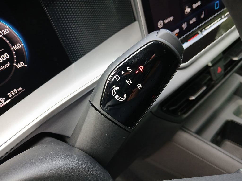 New 2025 Volkswagen Tiguan SE R-Line image 23