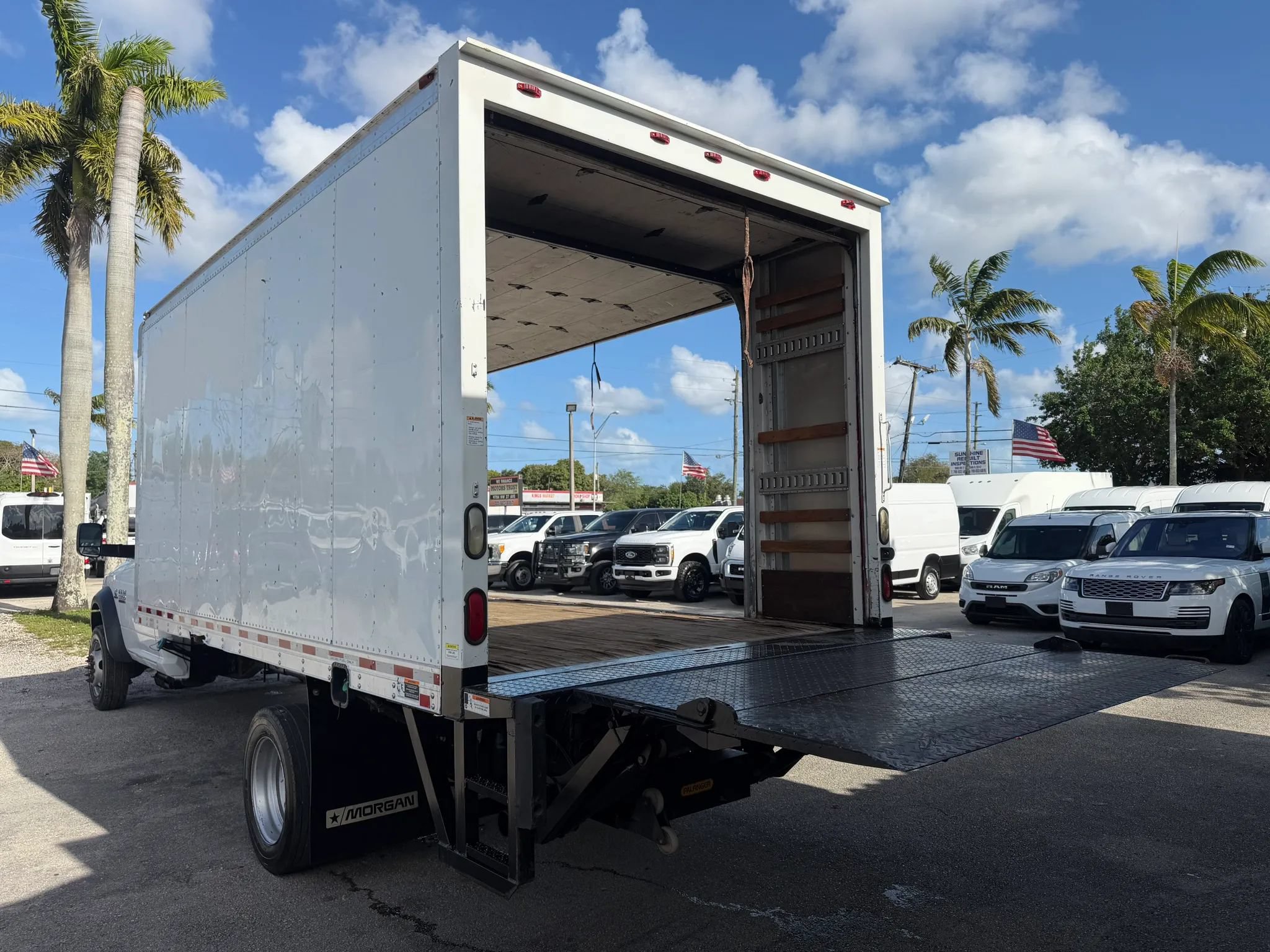 Used 2016 RAM 5500 Tradesman w/ Ambulance Prep Group RWD image 6