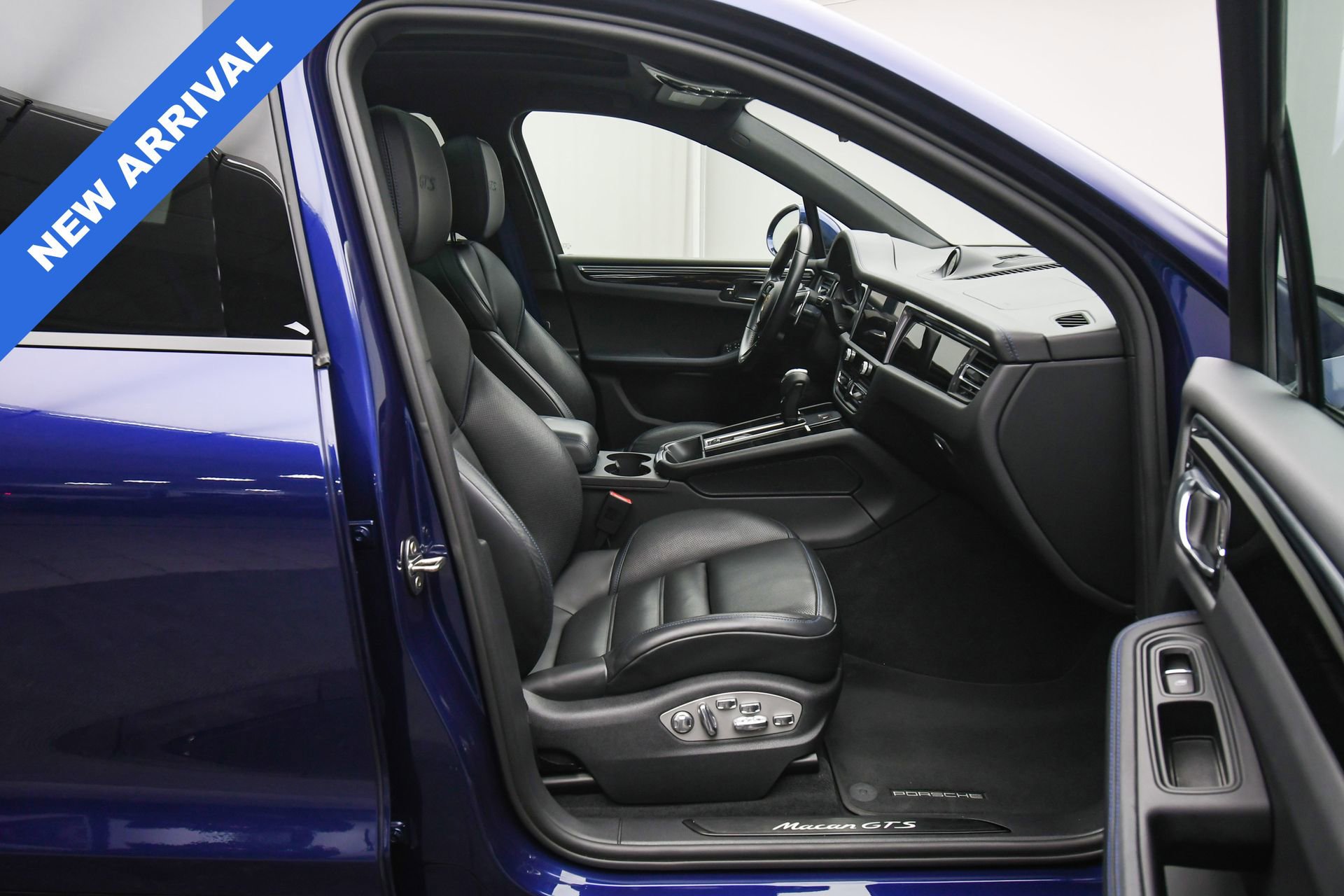 Used 2022 Porsche Macan GTS image 48