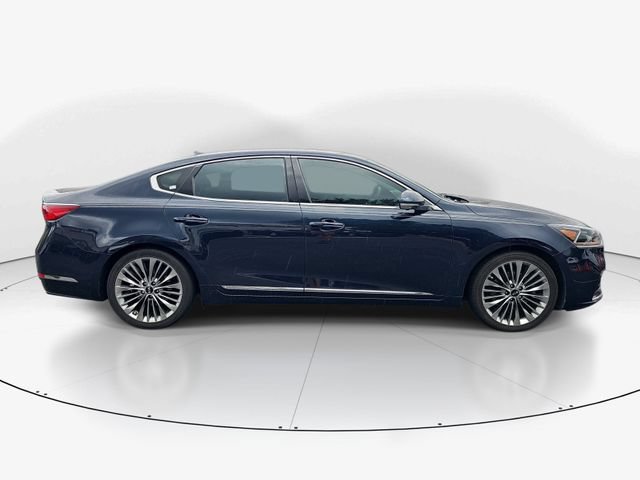Used 2017 Kia Cadenza Limited FWD image 2