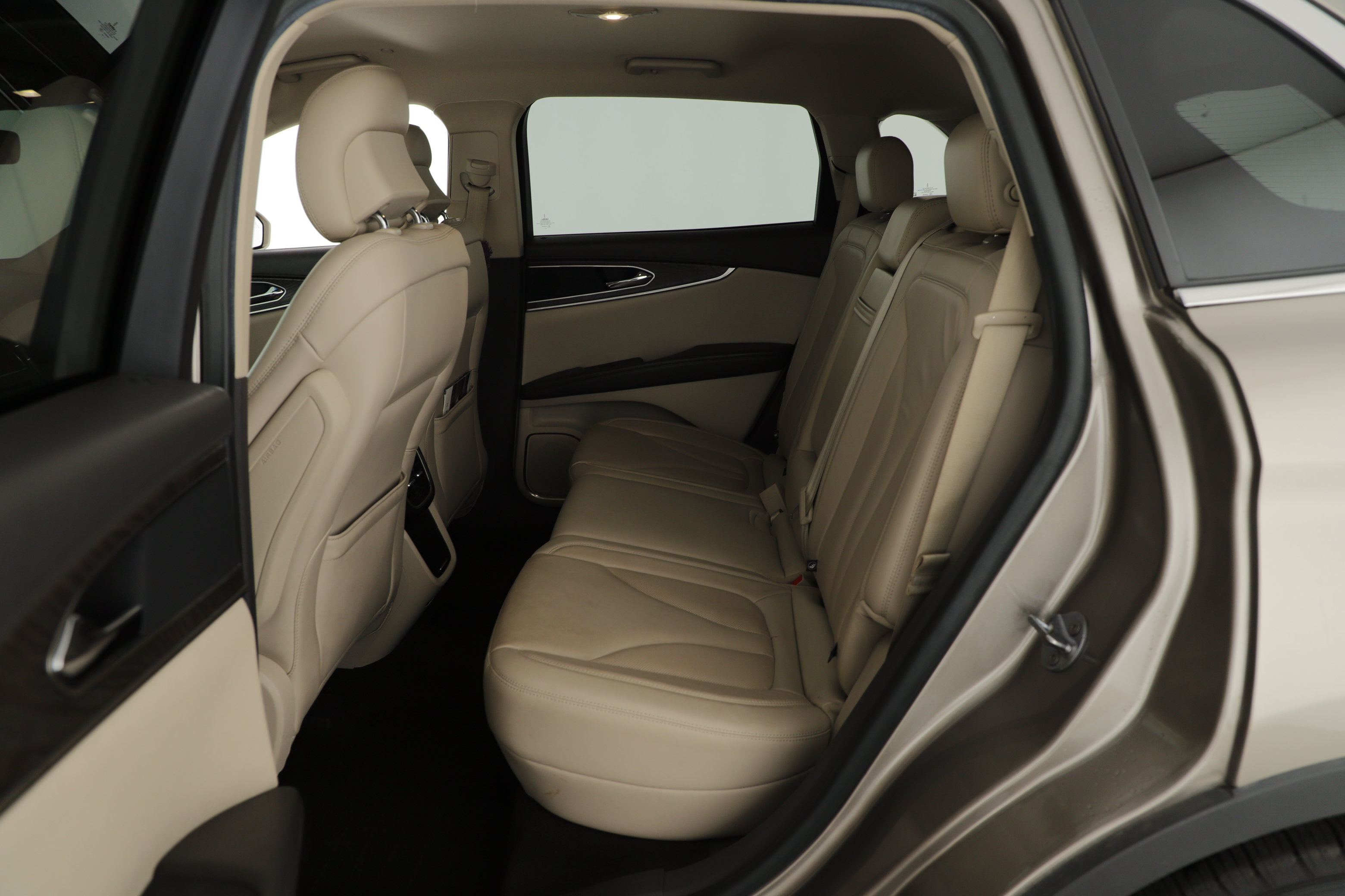Used 2019 Lincoln Nautilus Select w/ Cargo Utility Package FWD image 8