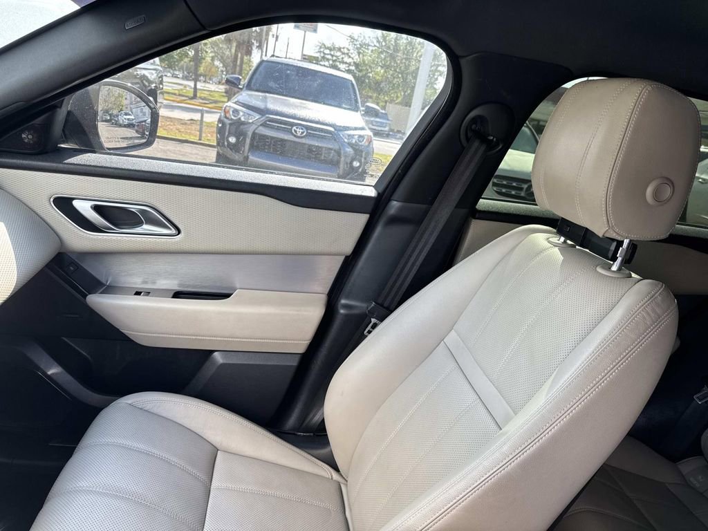 Used 2021 Land Rover Range Rover Velar R-Dynamic S image 18