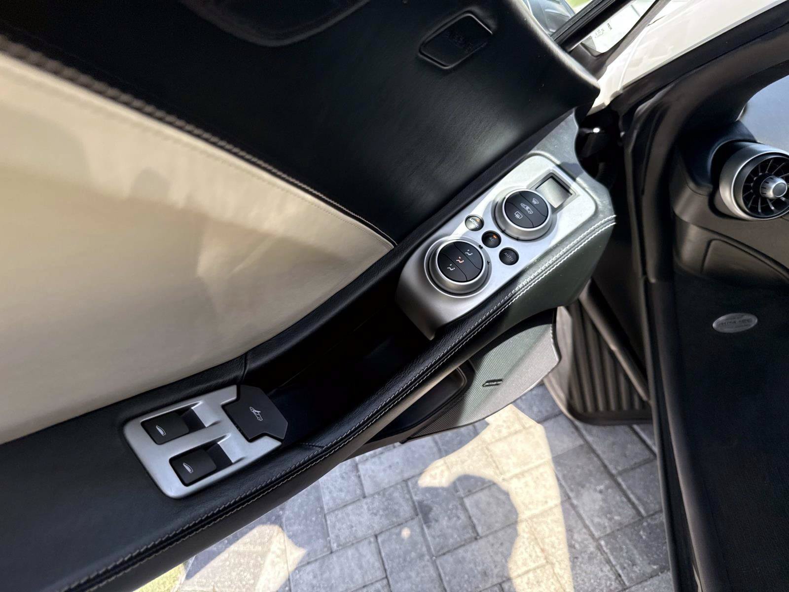 Used 2012 McLaren MP4-12C Coupe RWD image 13