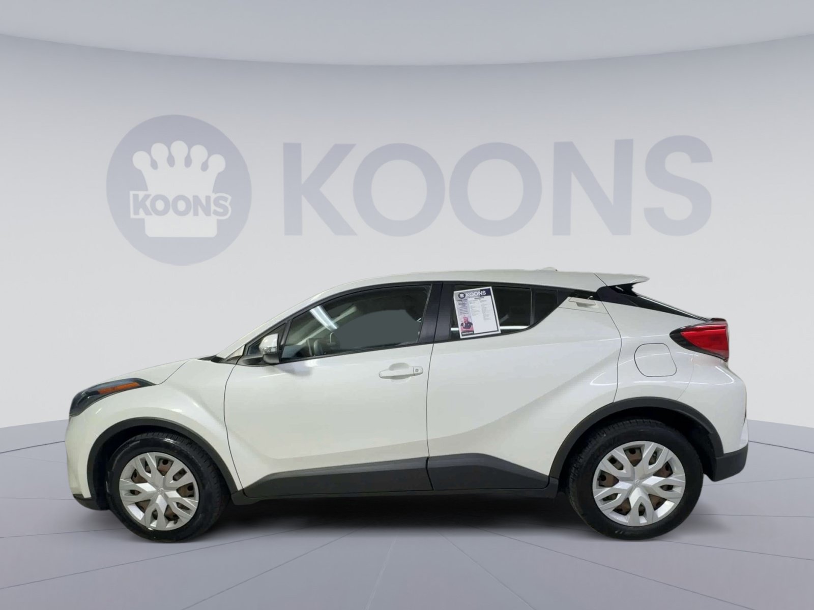 Used 2021 Toyota C-HR LE FWD image 7