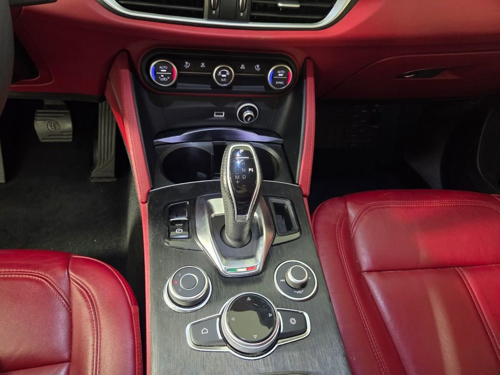 Used 2020 Alfa Romeo Stelvio image 15