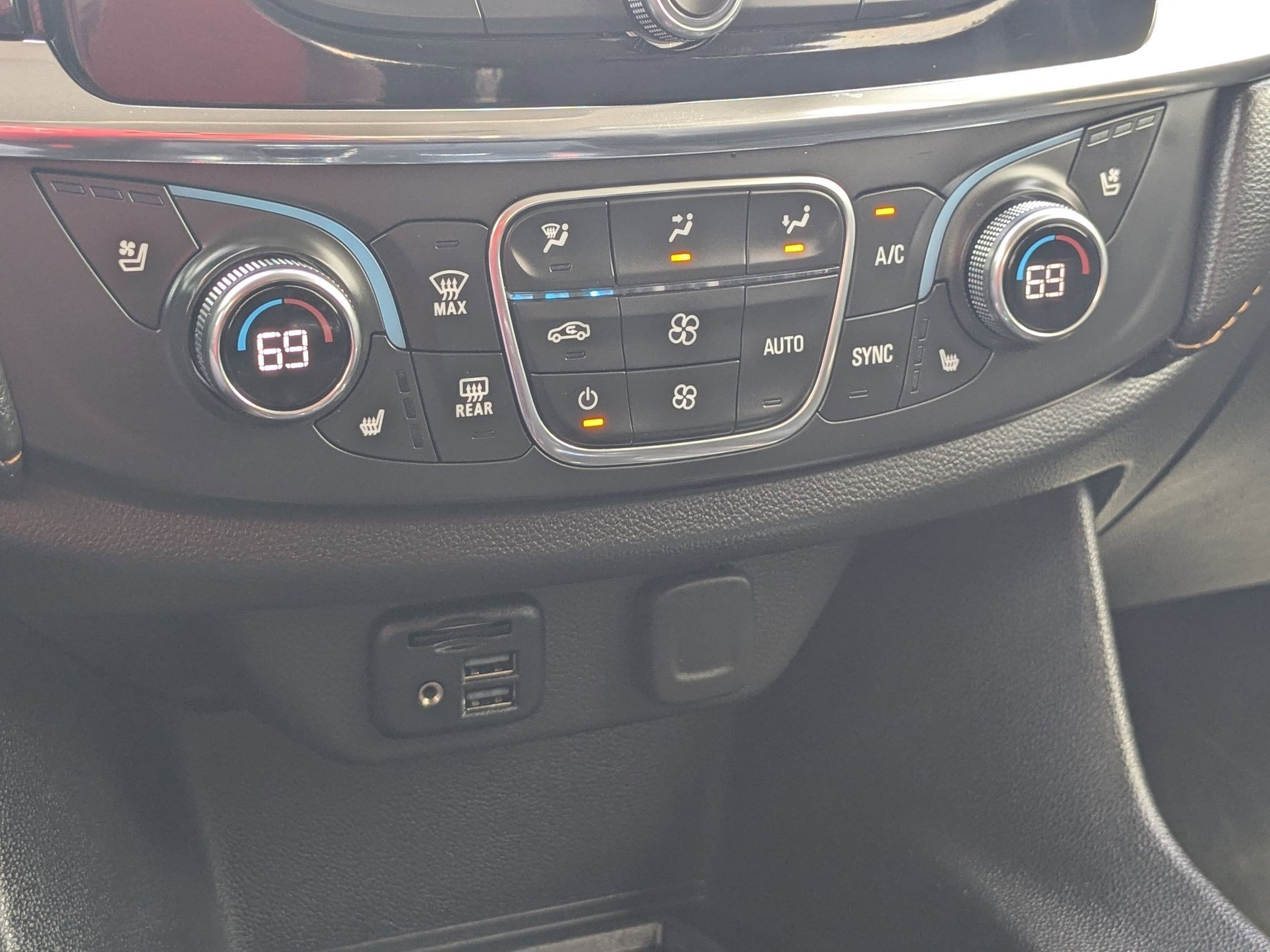 Used 2020 Chevrolet Traverse Premier w/ Redline Edition image 26