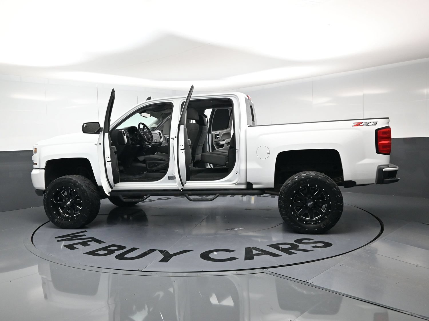 Used 2018 Chevrolet Silverado 1500 LT w/ All Star Edition AWD/4WD image 19