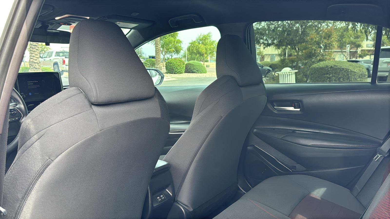 Used 2025 Toyota Corolla SE image 27