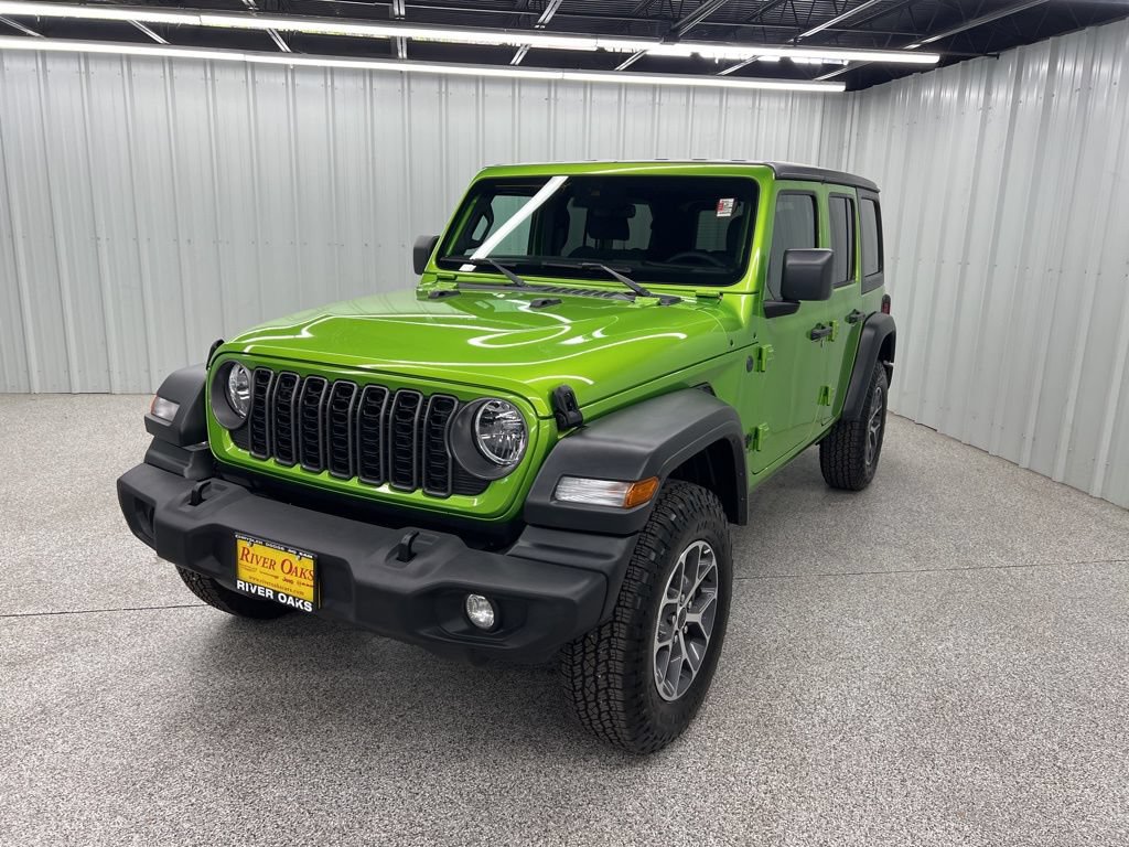Used 2025 Jeep Wrangler Unlimited Sport AWD/4WD image 3