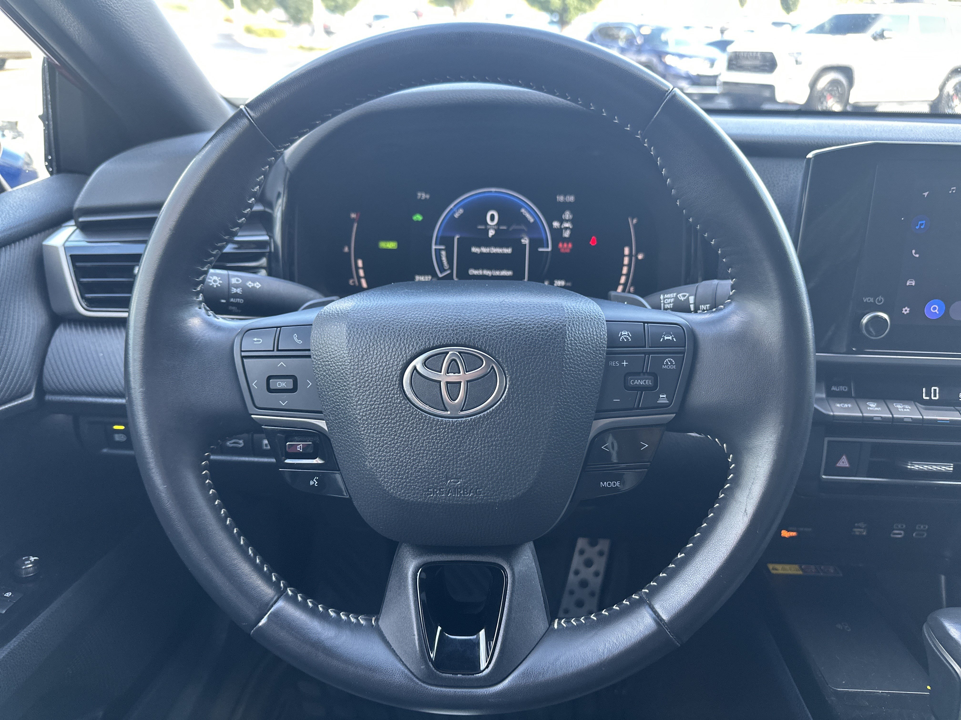 Used 2025 Toyota Camry SE FWD image 17
