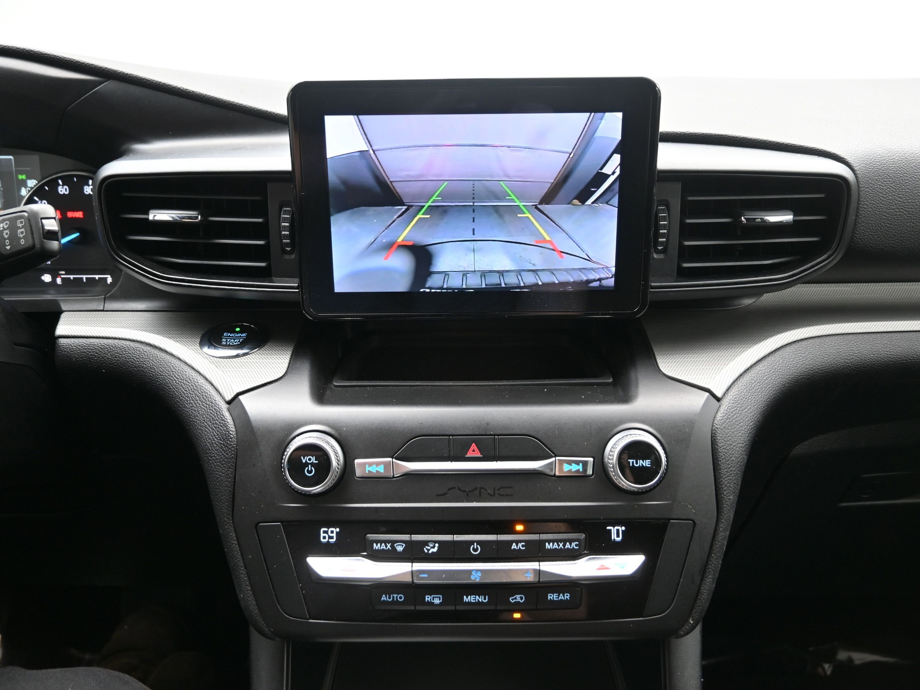 Used 2020 Ford Explorer XLT w/ Class III Trailer Tow Package image 18