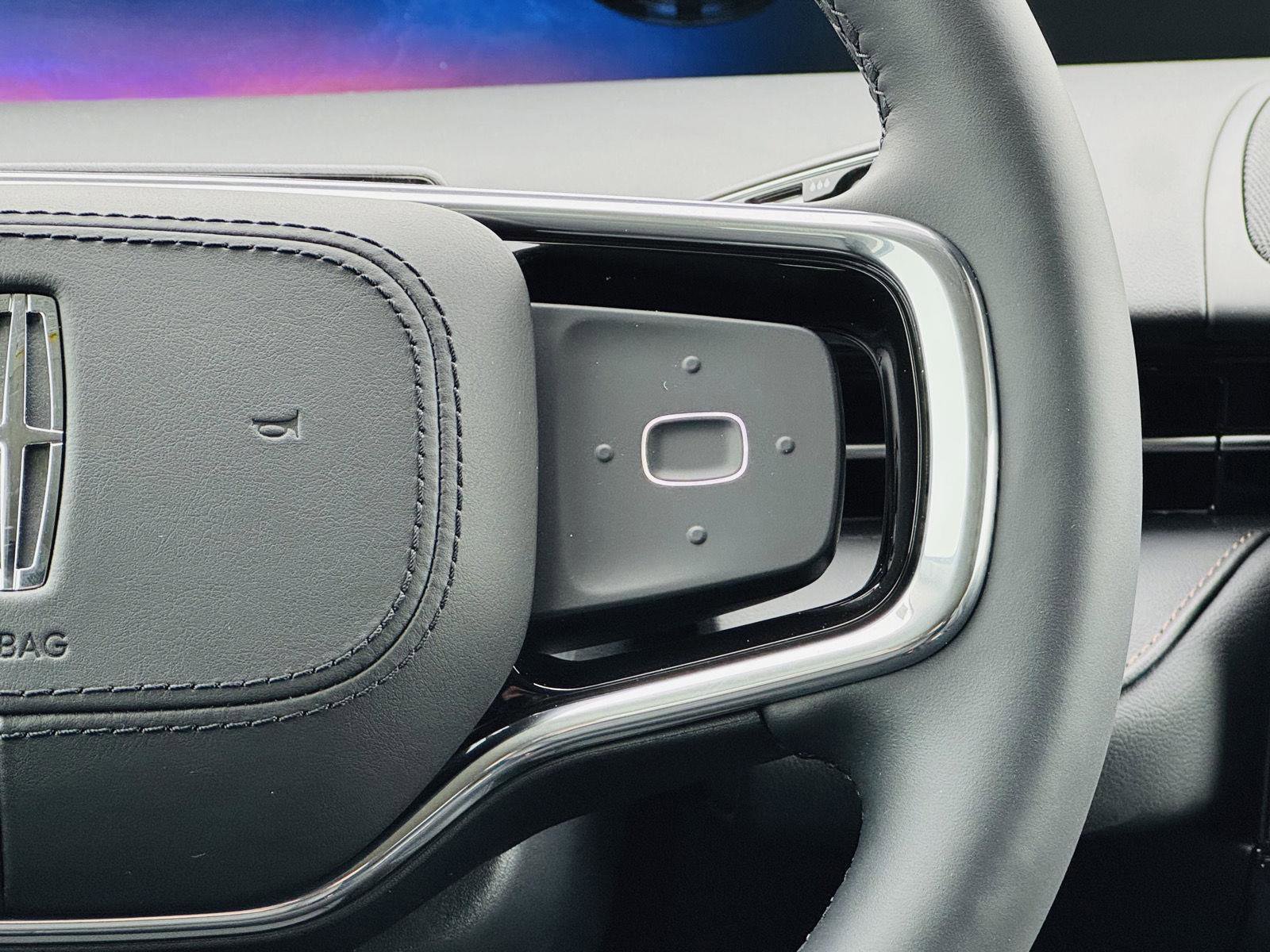 New 2026 Lincoln Nautilus Premier AWD/4WD image 21
