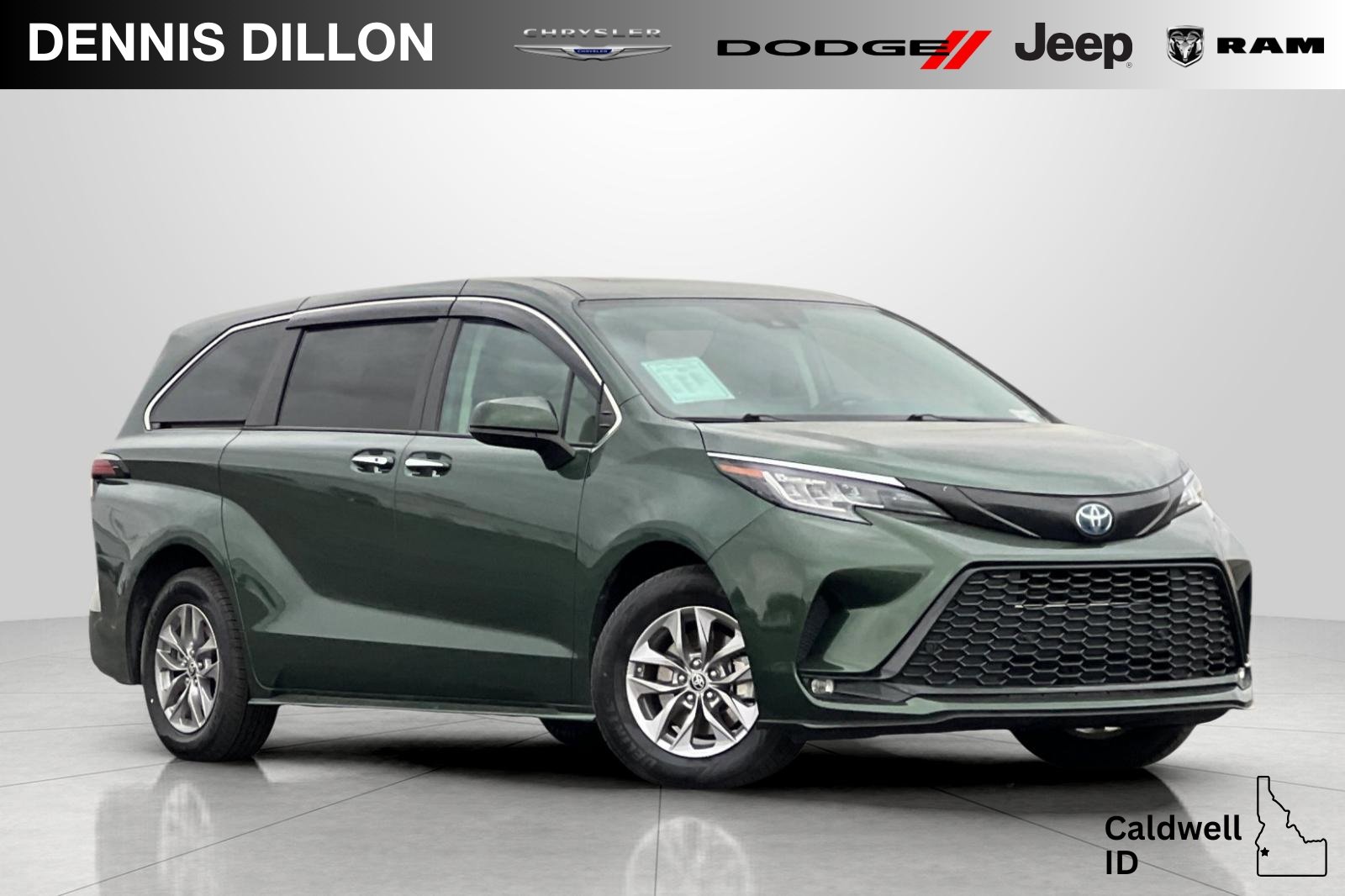 Used 2022 Toyota Sienna XLE